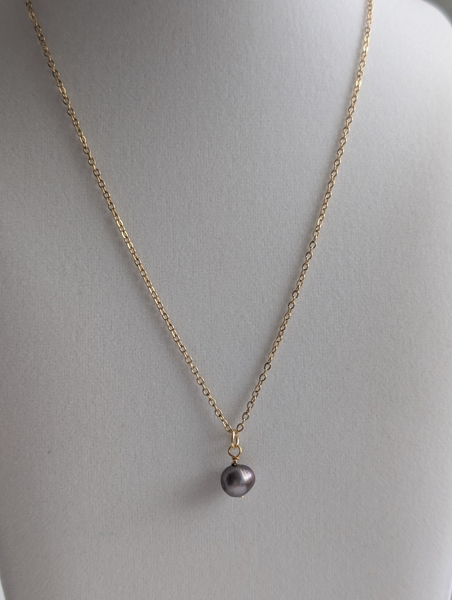 Black Drop Pearl Pendant Necklace