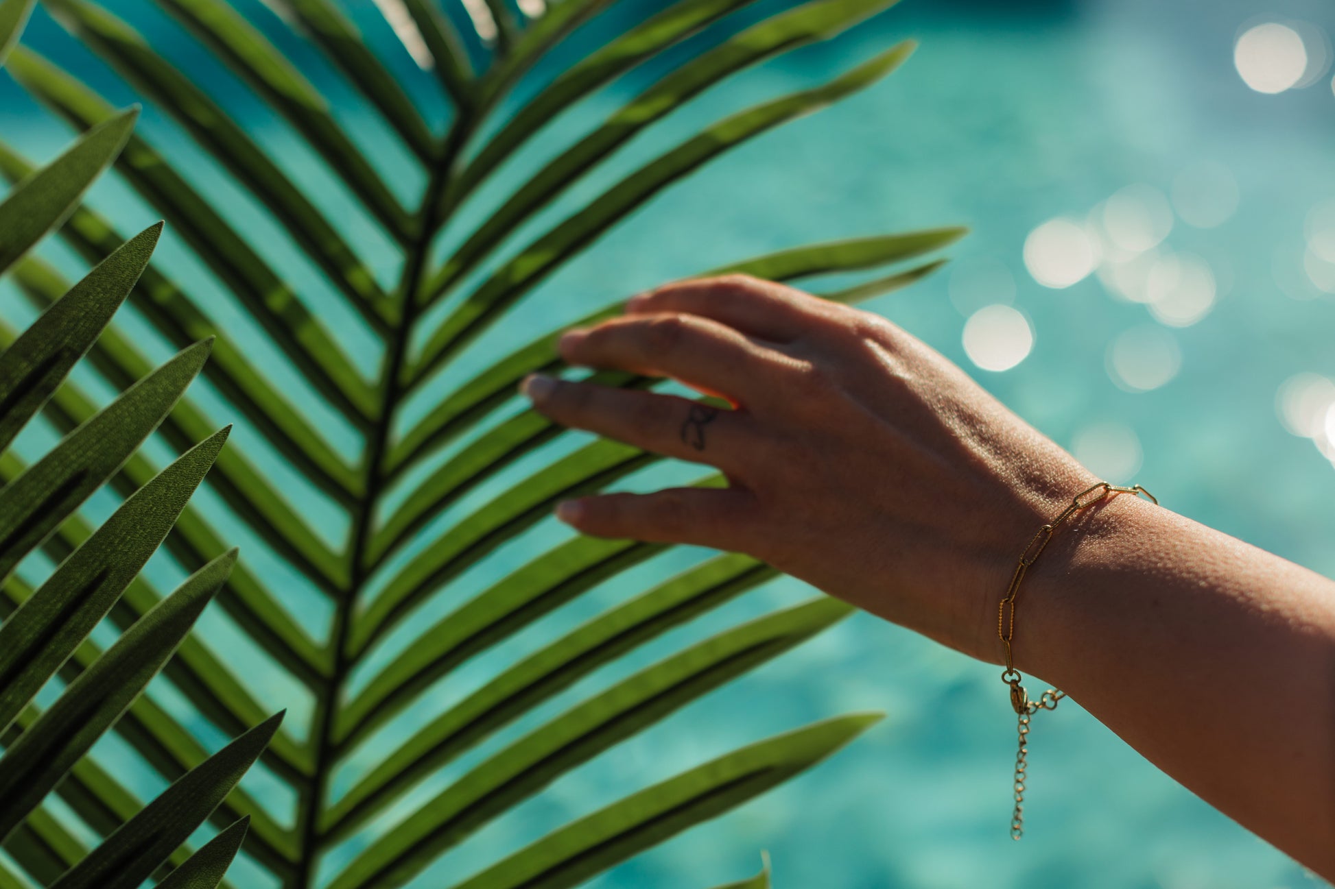 Hand-strung Golden Glow Bracelet – lightweight, waterproof, hypoallergenic jewelry.