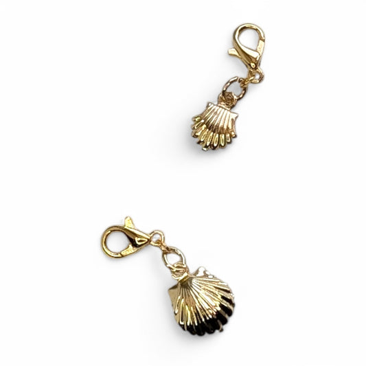 Bubble clam Shell Charm